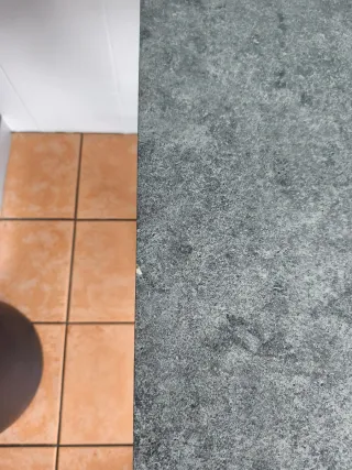 Mesa cocina-comedor extensible gris y negra