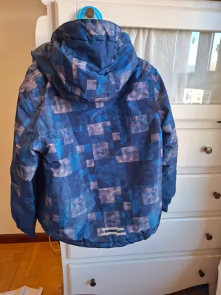 Chaqueta de esquí para niño.