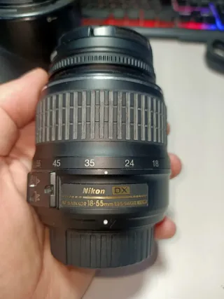 Nikon con tres objetivos