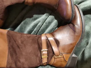 Botas altas de cuero y ante marrones