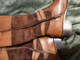 Botas altas de cuero y ante marrones