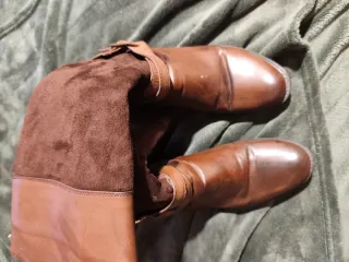 Botas altas de cuero y ante marrones