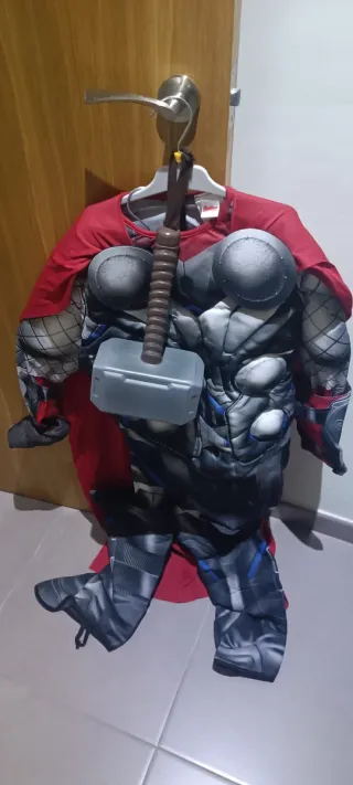 Disfraz Thor con Mjolnir y capa. Talla L