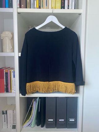 Top Bonsui negro con flecos