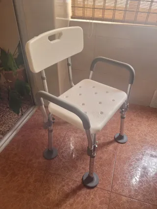 Silla de ducha ajustable