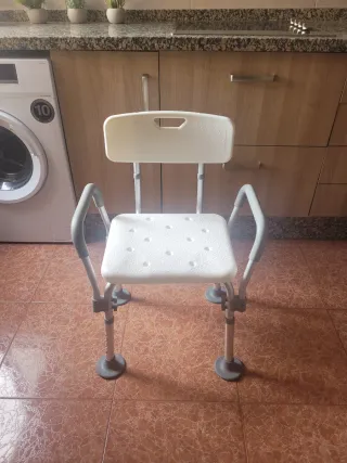 Silla de ducha ajustable