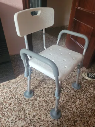 Silla de ducha ajustable
