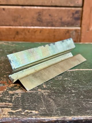 Righello pubblicitario vintage Amaro Zara anni 50 in metallo