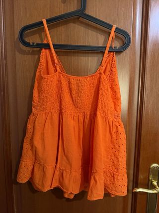 Blusa naranja crochet con volantes