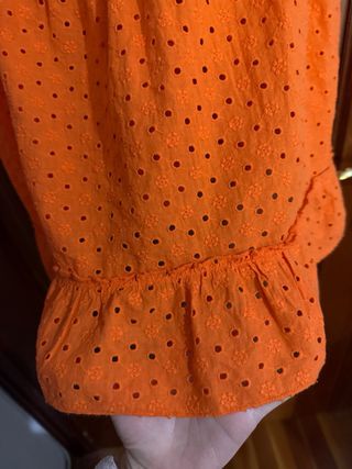 Blusa naranja crochet con volantes