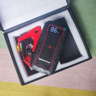 Arrancador de emergencia para coche 12V.