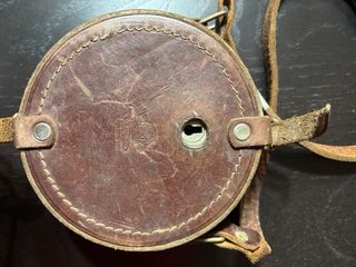 Reloj de bolsillo antiguo de cuero