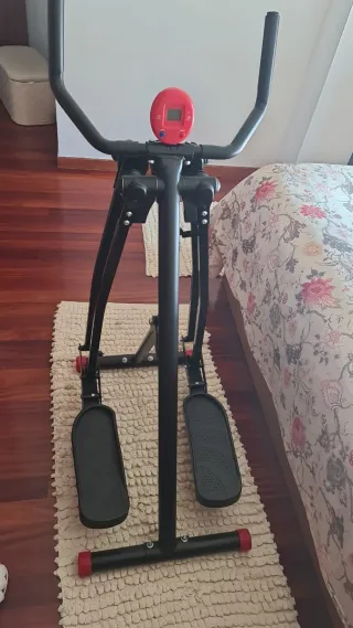 Máquina elíptica nueva y cómoda