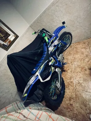 Moto de cross Yamaha YZ 250cc 2T