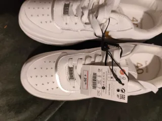 Zapatillas Bershka blancas talla 40