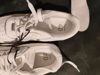 Zapatillas Bershka blancas talla 40