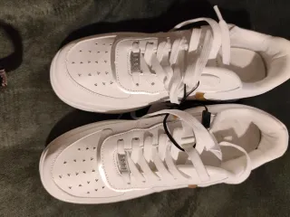 Zapatillas Bershka blancas talla 40