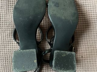 Sandalias de tacón negras