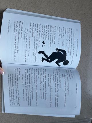 Historia De Una Escalera (Clásicos Hispánicos /...