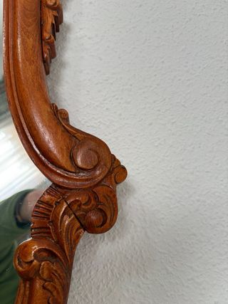 Aparador antiguo con espejo