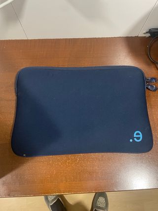 MacBook Dorato 12 8GB RAM con custodia blu navy in regalo