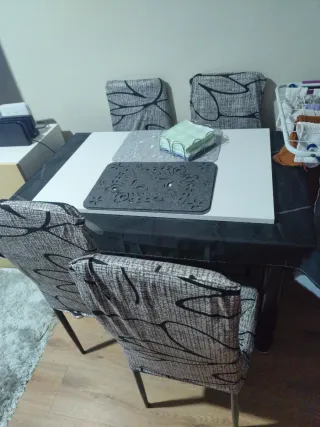 Mesa de comedor moderna