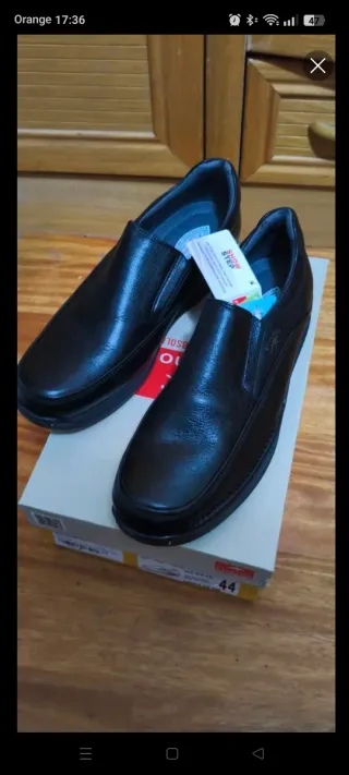 Fluchos hombre Negro Talla 44. Nuevos con etiqueta