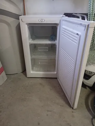 Congelador pequeño Svan