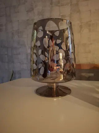 Jarrón de cristal plateado con diseño