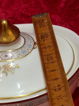 Bombonera inglesa de porcelana