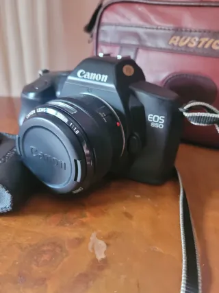 Cámara Canon EOS 850 Negra