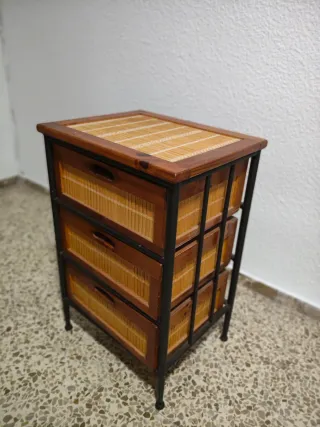 Cajonera de madera y metal