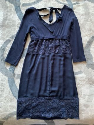 Abito corto blu con pizzo