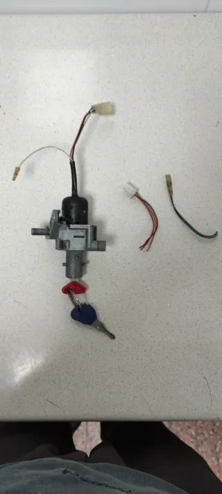 Bombín contacto Derbi Atlantis