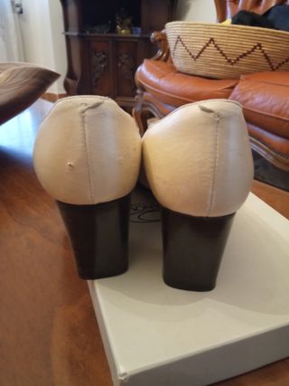 Décolleté in pelle beige