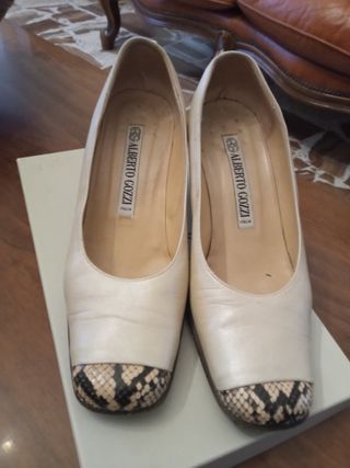 Décolleté in pelle beige