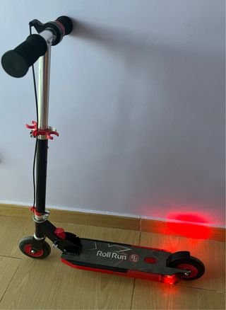 Patín Roll Run con luces LED rojas