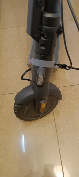 Patinete eléctrico casi nuevo 200 euros negociable