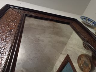 Espejo de cuero repujado grande vintage