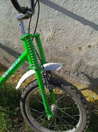 Bicicleta verde infantil.g.a.c.motoreta