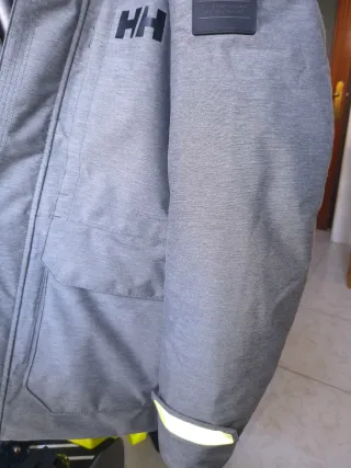 Parka Helly Hansen Gris Talla S