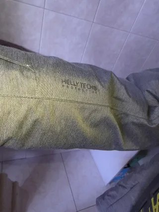 Parka Helly Hansen Gris Talla S