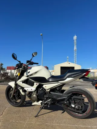 Yamaha XJ6 600 Revisada en Yamaha