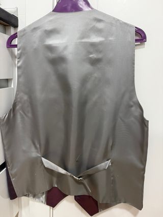 Conjunto chaleco y corbata talla 52