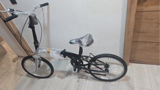Bicicleta plegable negra