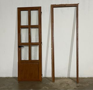 Puerta Aluminio marrón con marco
