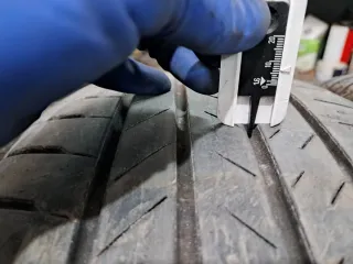 4 Neumáticos 235/35R19 101V