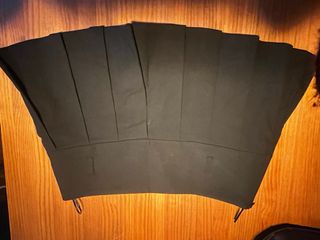 Falda negra de tablas (con panatalón)