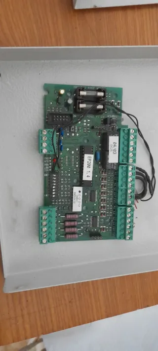 Espansione zone allarme ed inseritori Elkron MP200