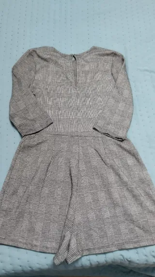 Mono corto elegante y cómodo